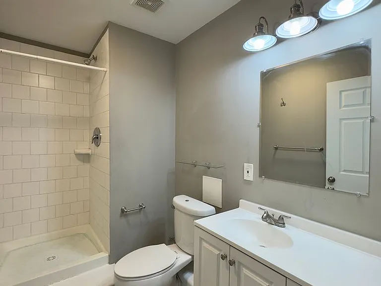 Apartment Units with In-Unit Laundry in Downtown Baltimore, MD! — Photo 18