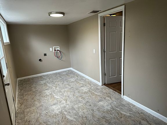 4th image of 104 E Slattery Blvd