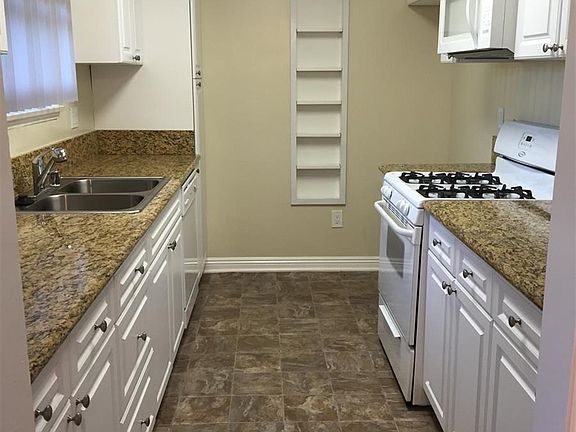 4th image of 312 1/2 N Hollywood Way #1-2-312