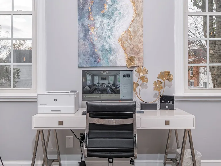 The Residence at Christopher Wren Apartments — Photo 42