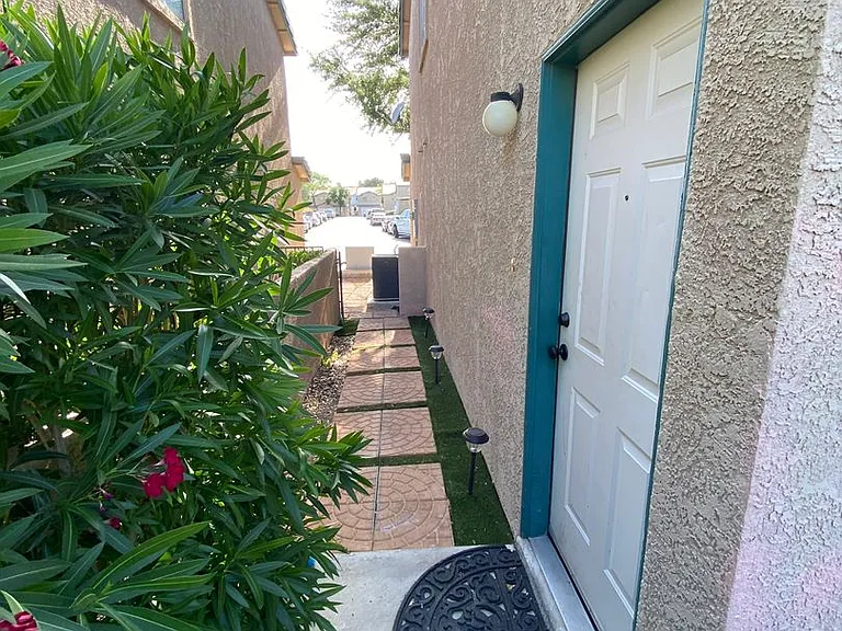 5264 Sacha Way — Photo 4