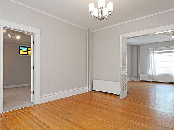 4th image of 3309 Irving Ave S Unit 1