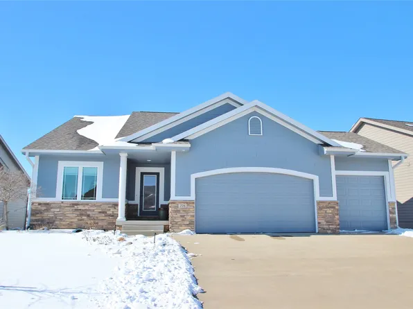 228 NE Pinehurst Cir, Ankeny, IA 50021