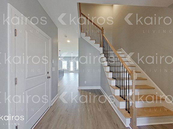 2nd image of 3716 Oak Leaf Way #B