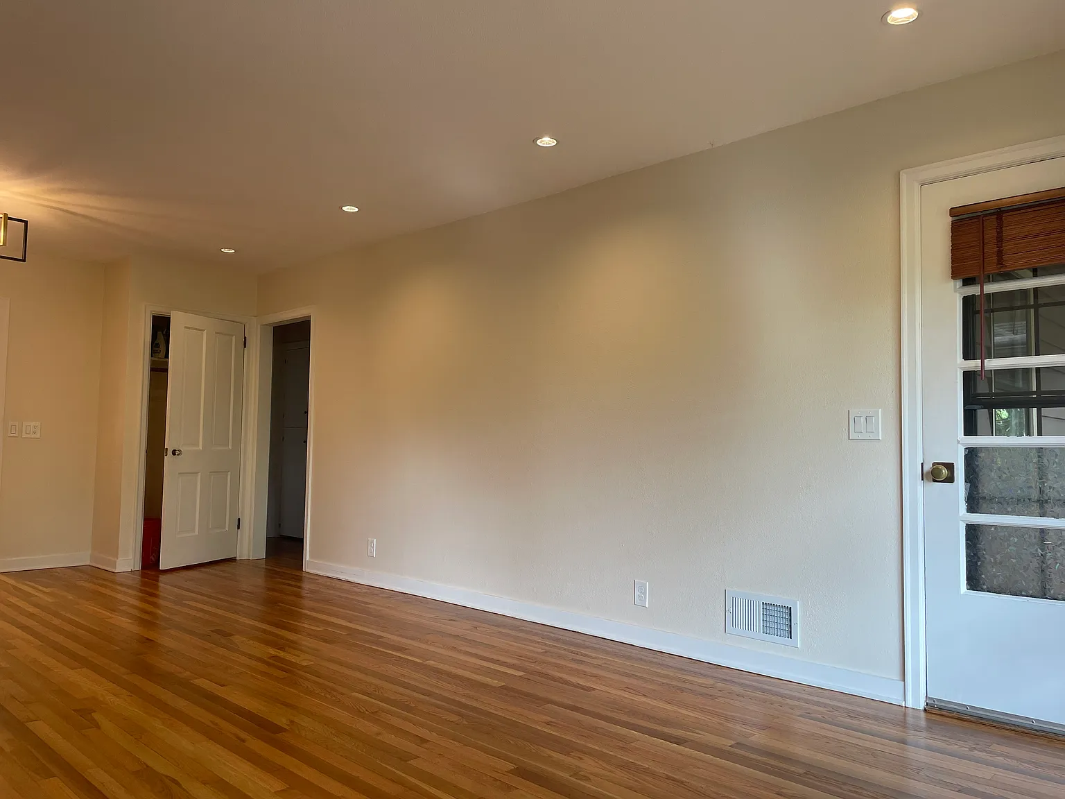 2 bed, 903 sqft, $2,795 — Photo 3