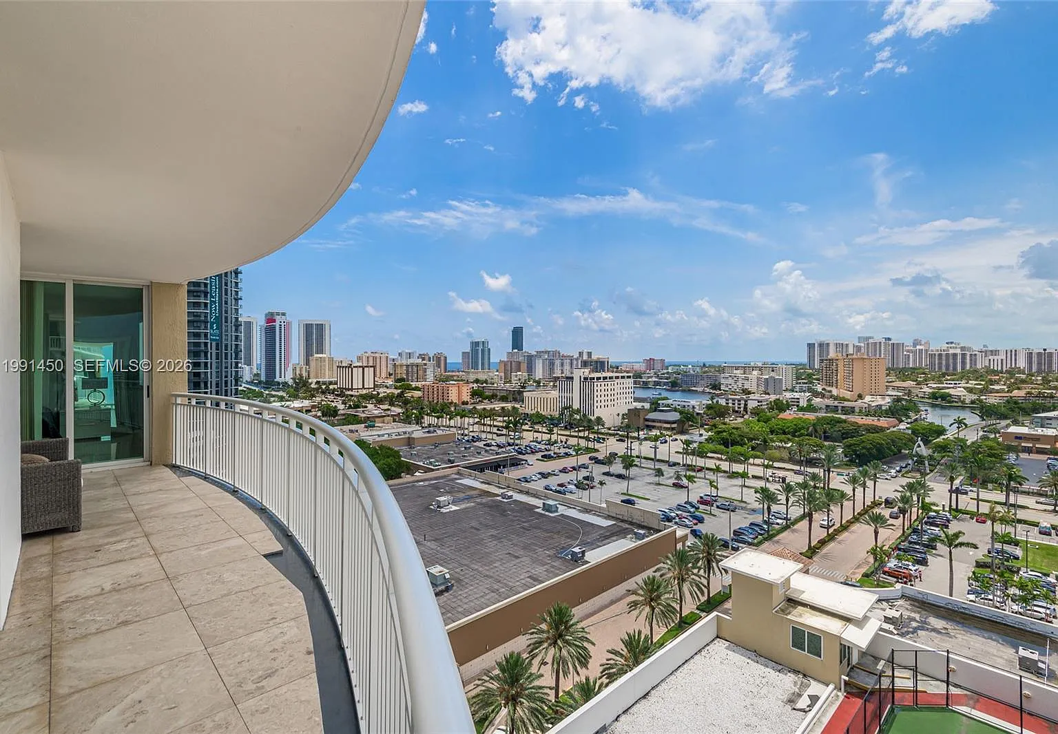 Duo Condo East — Photo 1