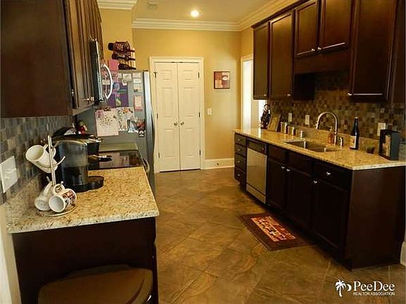 4th image of 3721 Beckford St
