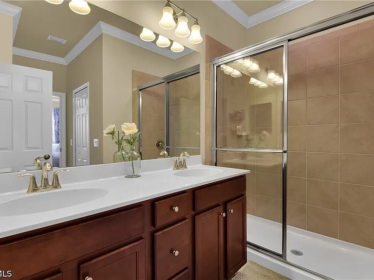 10281 Via Colomba Cir — Photo 12