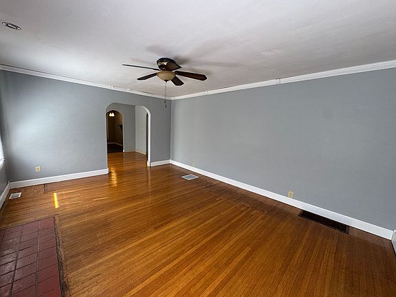 5th image of 822 N Chester Ave