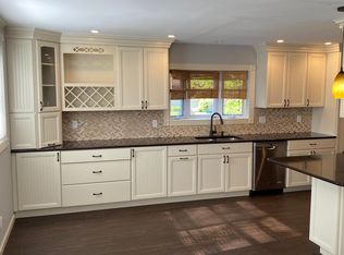 3 Wren Ct, Northport, NY 11768