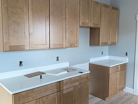 5th image of 8 Prickley Pear Dr