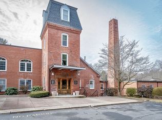 362 Granville Rd APT 204, Westfield, MA 01085