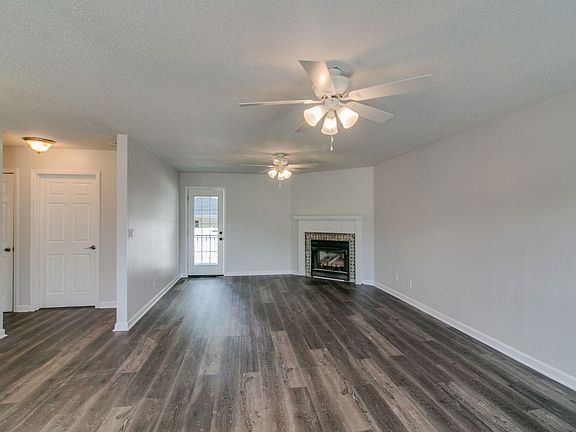 4th image of 1643 Barrywood Cir E