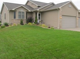 821 21st St, Prairie Du Sac, WI 53578