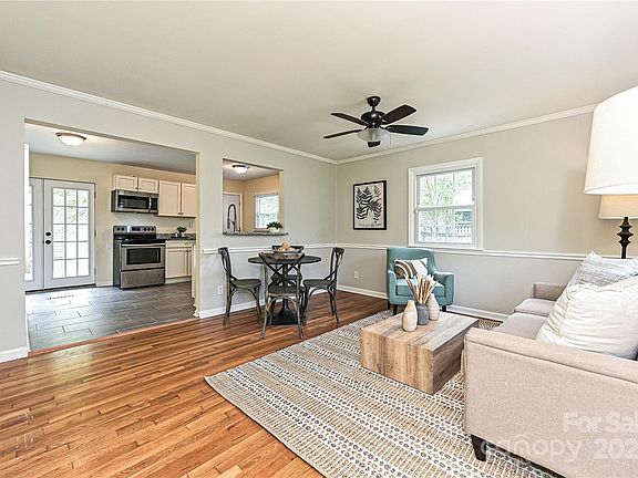 5th image of 3701 Slagle Dr