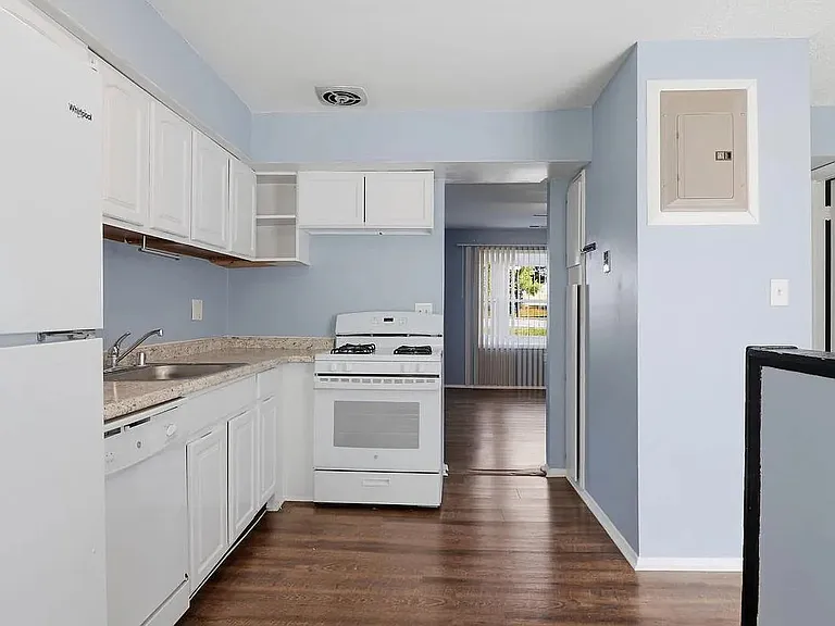 2612 Camberwell Ct — Photo 3