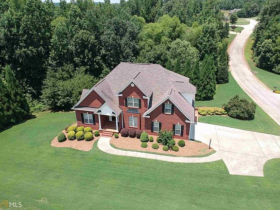 3rd image of 1231 Fox Creek Dr