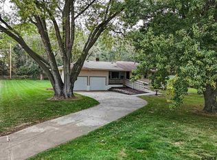 7115 Irvington Rd, Omaha, NE 68122