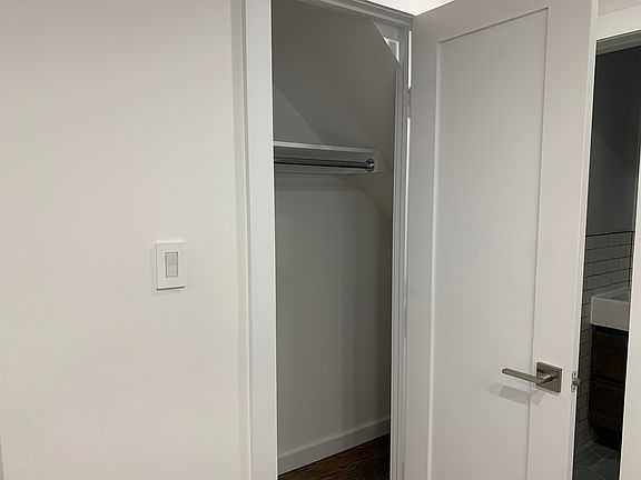 4th image of 225 E 5th St APT 1AR