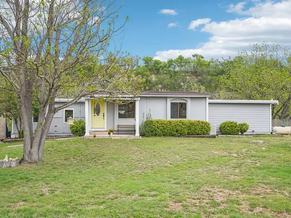 222 Verde Creek Dr, Center Point, TX 78010