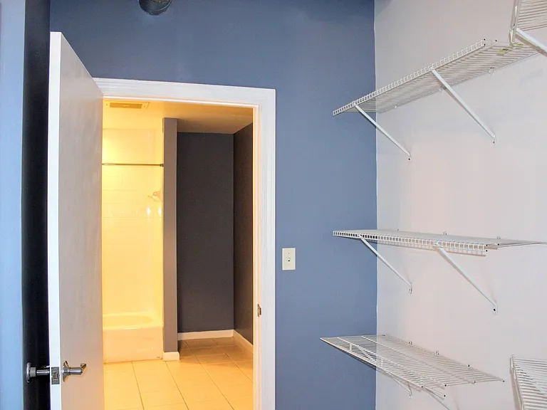 115 W Peachtree Pl NW #505 — Photo 12