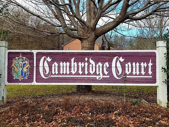 2nd image of 1014 Cambridge Ct