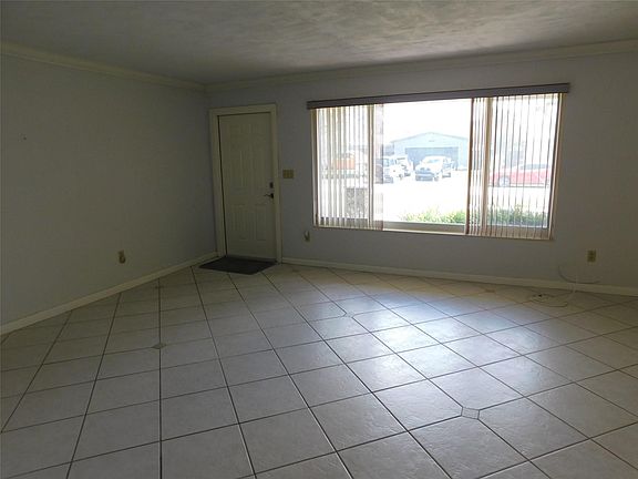 2nd image of 10641 NW 19th Place