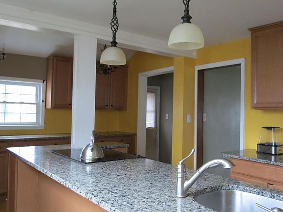3rd image of 57 Viola Ave