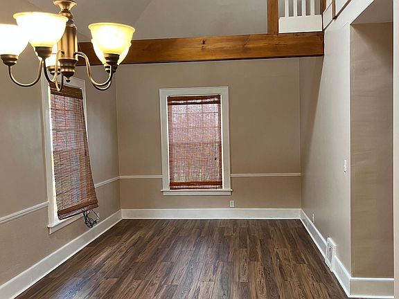 3rd image of 125 Genesee St #125