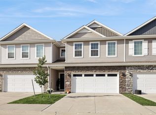 917 Maywood Ln, Waukee, IA 50263