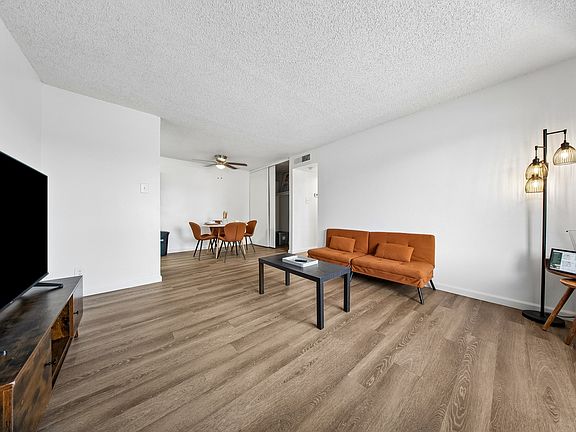 3rd image of 1642 Lomaland Dr #2263