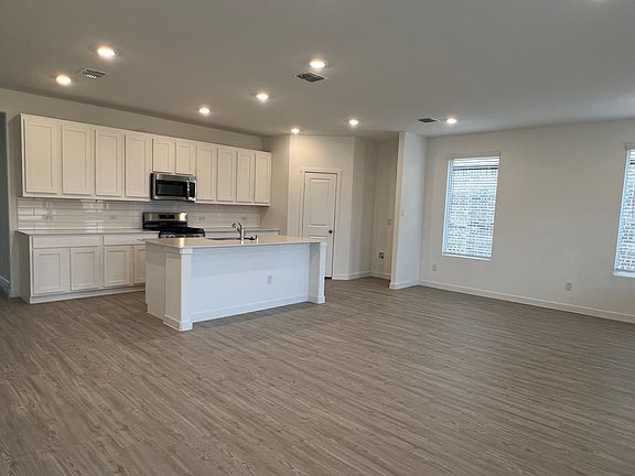 4th image of 7032 Camphor Ct