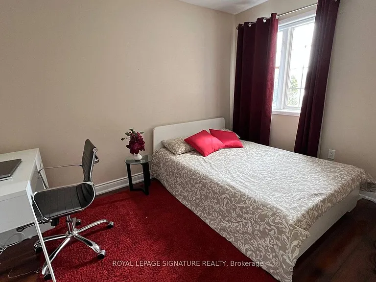 61 Kalmar Cres — Photo 12