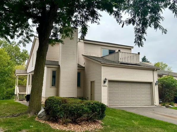 5444 W Bavarian Pass NE, Fridley, MN 55432