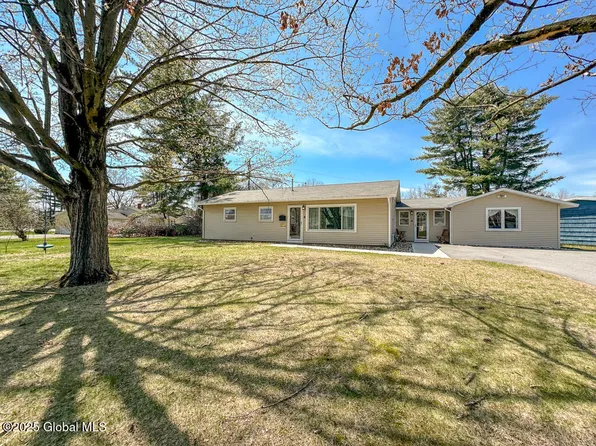 4 June Drive, Queensbury, NY 12804