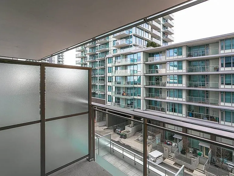 455 SW Marine Dr #707 — Photo 16