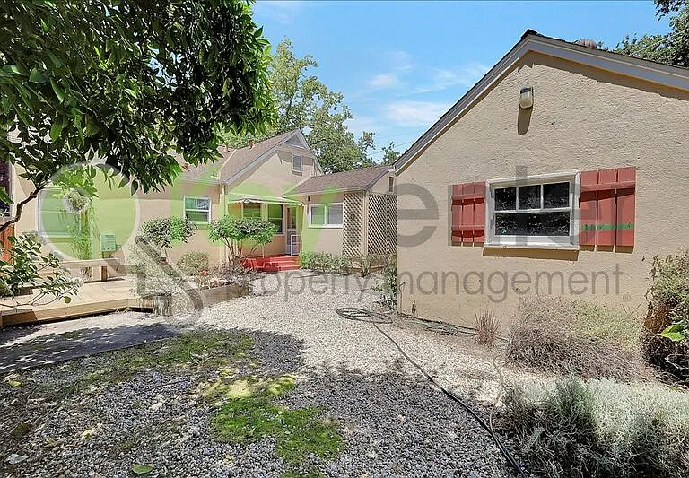 2933 27th St — Photo 31