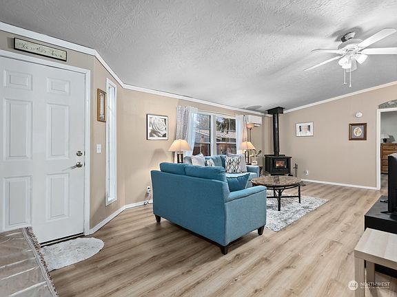 5th image of 8422 195th Street E #113