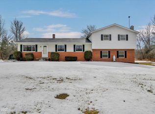 16045 Hough Rd, Allenton, MI 48002