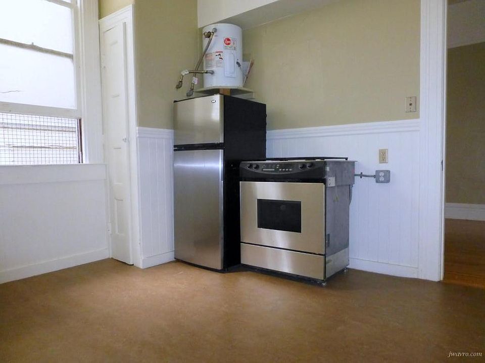 1st image of 195 Steiner St