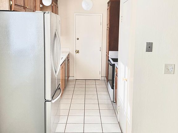 5th image of 1679 Canary Dr