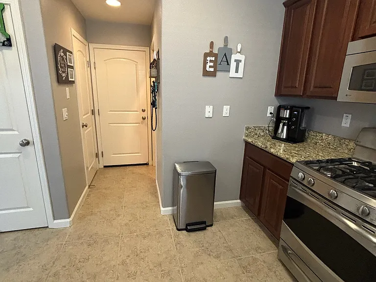 95 Talmont Cir — Photo 10