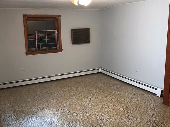3rd image of 611 Lamberton St