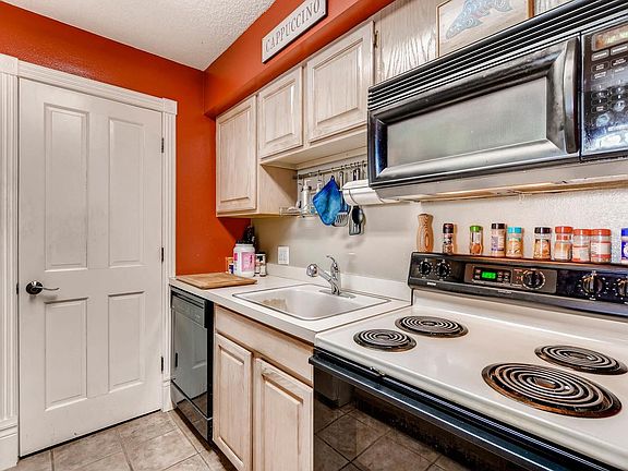 3rd image of 1020 15th St APT 11C