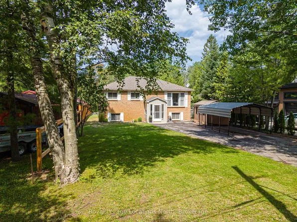 26 Stroud Cres, Wasaga Beach, ON L9Z 2T5