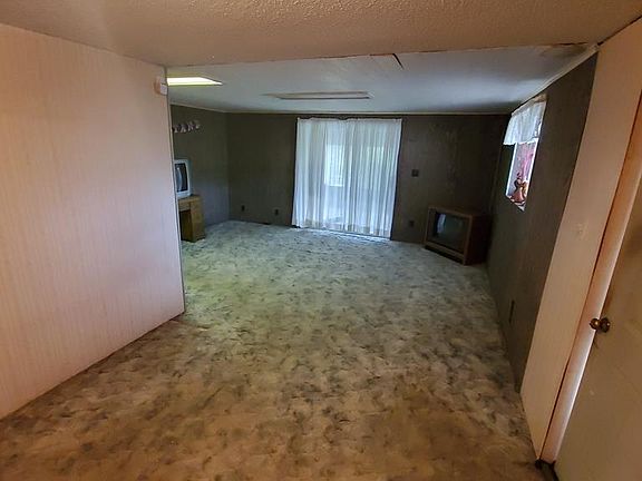 3rd image of 2313 Hancock St
