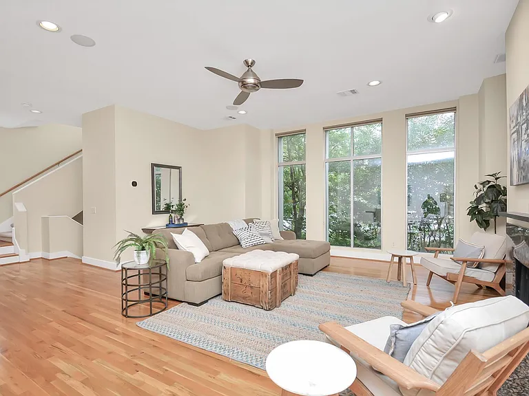 1118 Columbus St #B — Photo 14