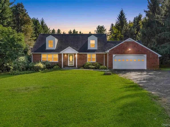 17 Chestnut Lane, Milton, NY 12547