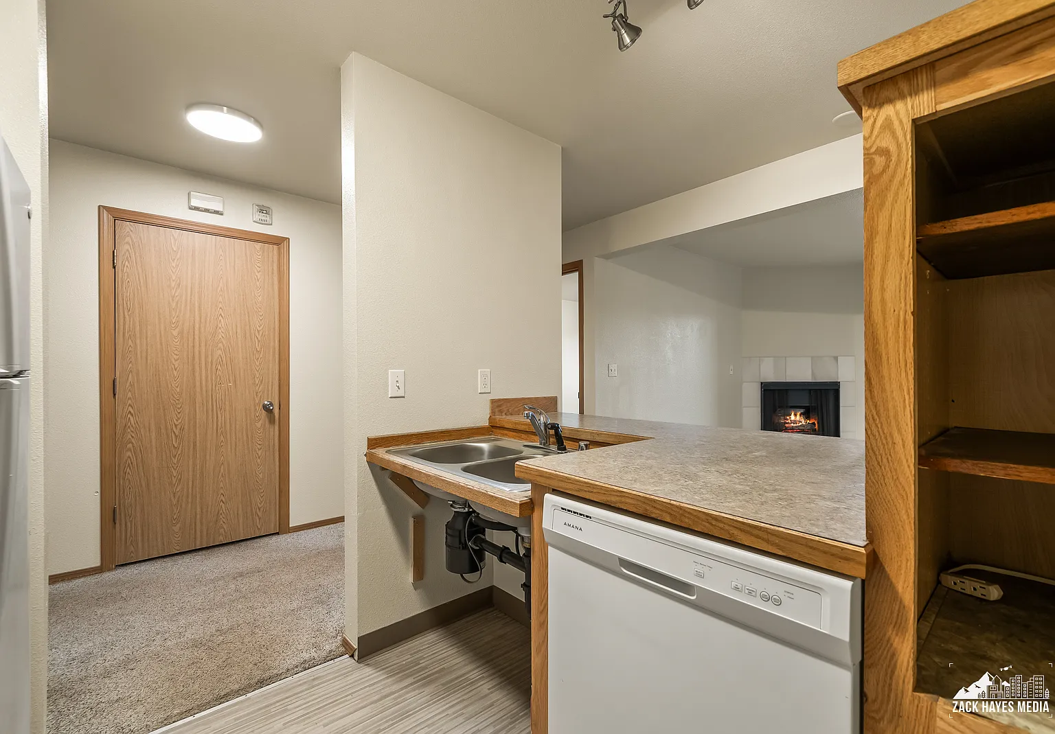 4611 Juneau Street — Photo 3