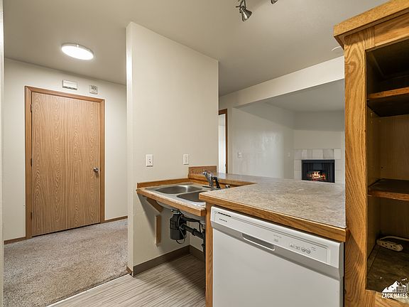 3rd image of 4611 Juneau St #0c4813f8a